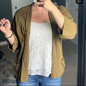 Cropped cardigan / blazer